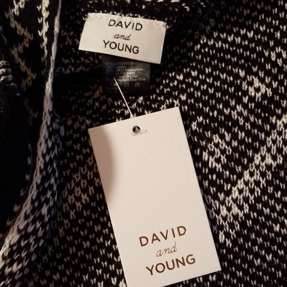 David & Young  🦓Black and White ZigZag Fringe Cape - Picture 8 of 9